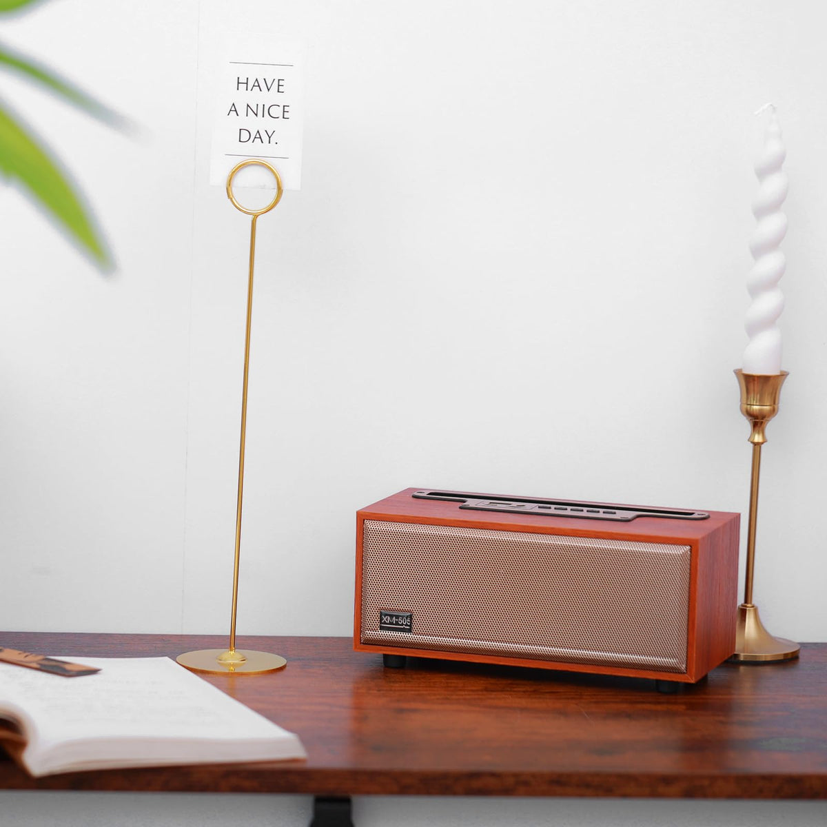 Urban Deco memo note display for on-table reminders and notes