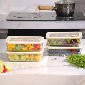 Urban Green square 39oz glass container preserves leftovers neatly.