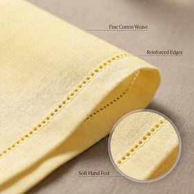 Urban Villa napkins at a wedding table embody elegance and refined decor