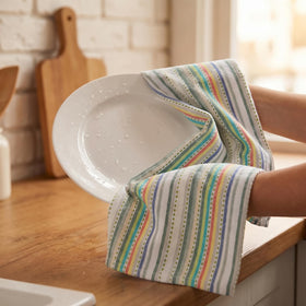 Urban Villa Kitchen Towels are machine washable and tumble dry friendly for easy care.