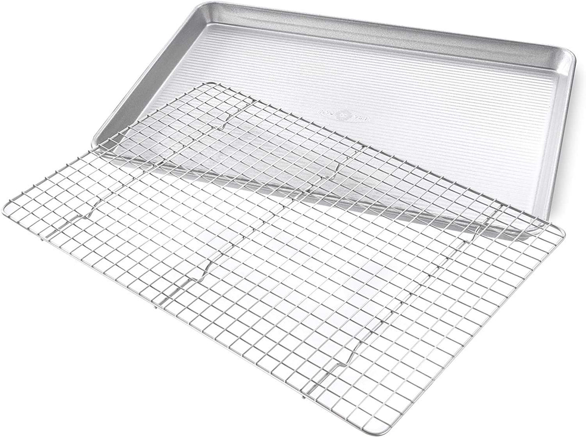 USA Pan 1607CR cooling rack inside pan highlighting built-in cooling option.