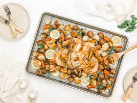 USA Pan 1607CR Made in USA badge signaling durable, professional-grade bakeware.