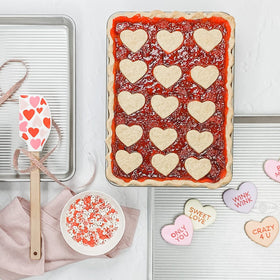 USA Pan quarter-sheet pan features sturdy aluminized steel for durable baking.