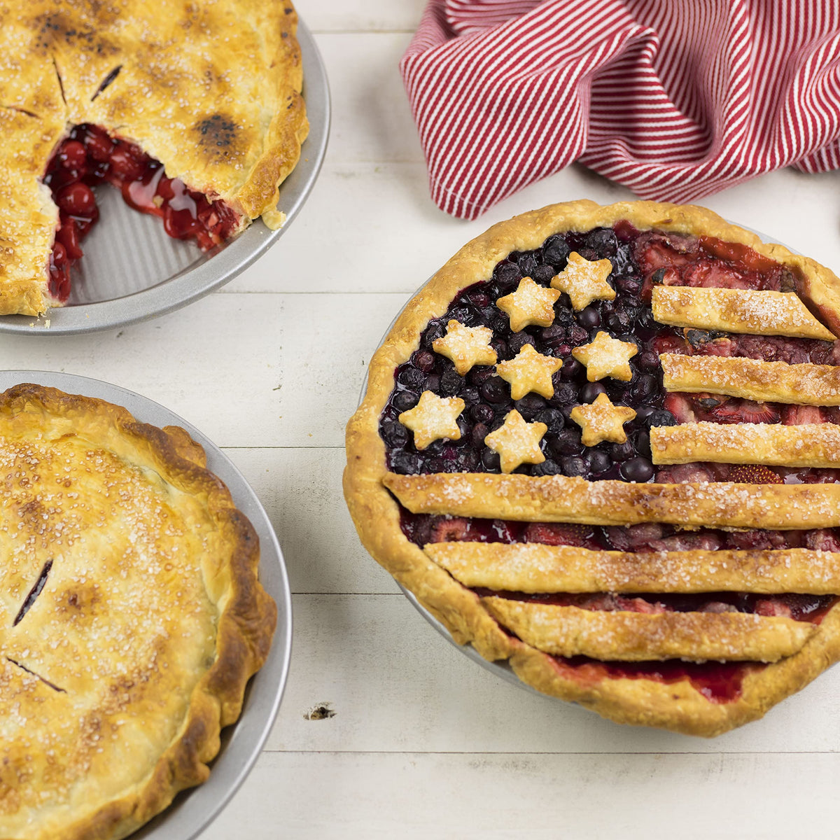USA Pan design provides even heat distribution for uniform crust browning.