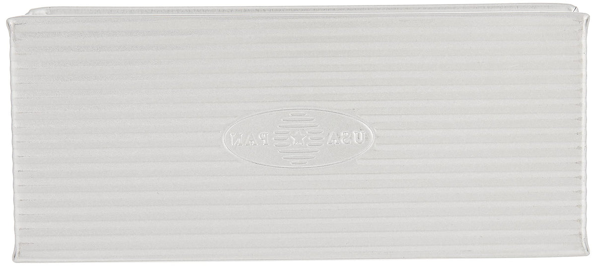 USA Pan Americoat Plus coating close-up for quick release during baking.