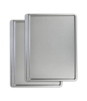 USA Pan cookie sheet set of 2 with handles for easy transfer and even baking.