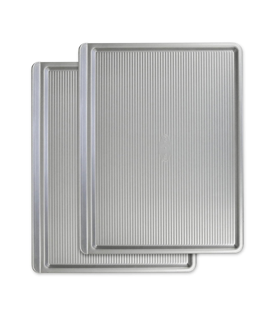 USA Pan cookie sheet set of 2 with handles for easy transfer and even baking.