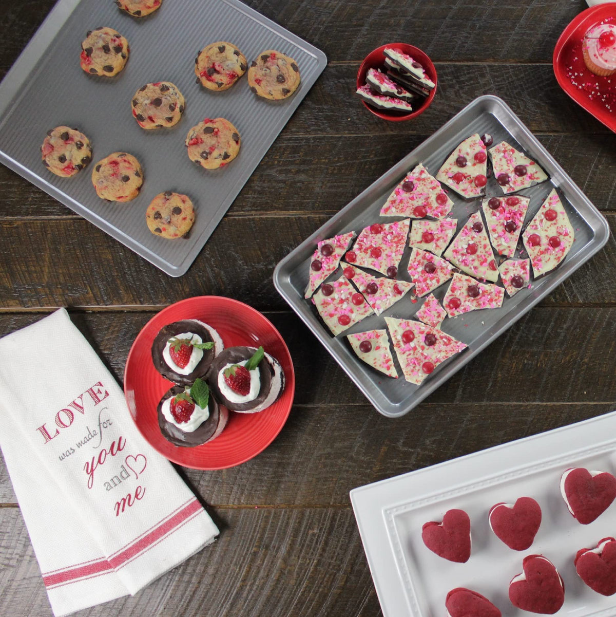 USA Pan Bundy family-owned operation reflects US-made bakeware heritage.
