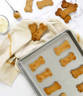 USA Pan sheet pan cleans quickly after roasting and baking