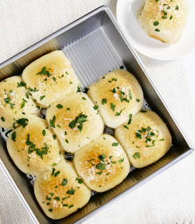 USA Pan even browning thanks to corrugated bakeware design.