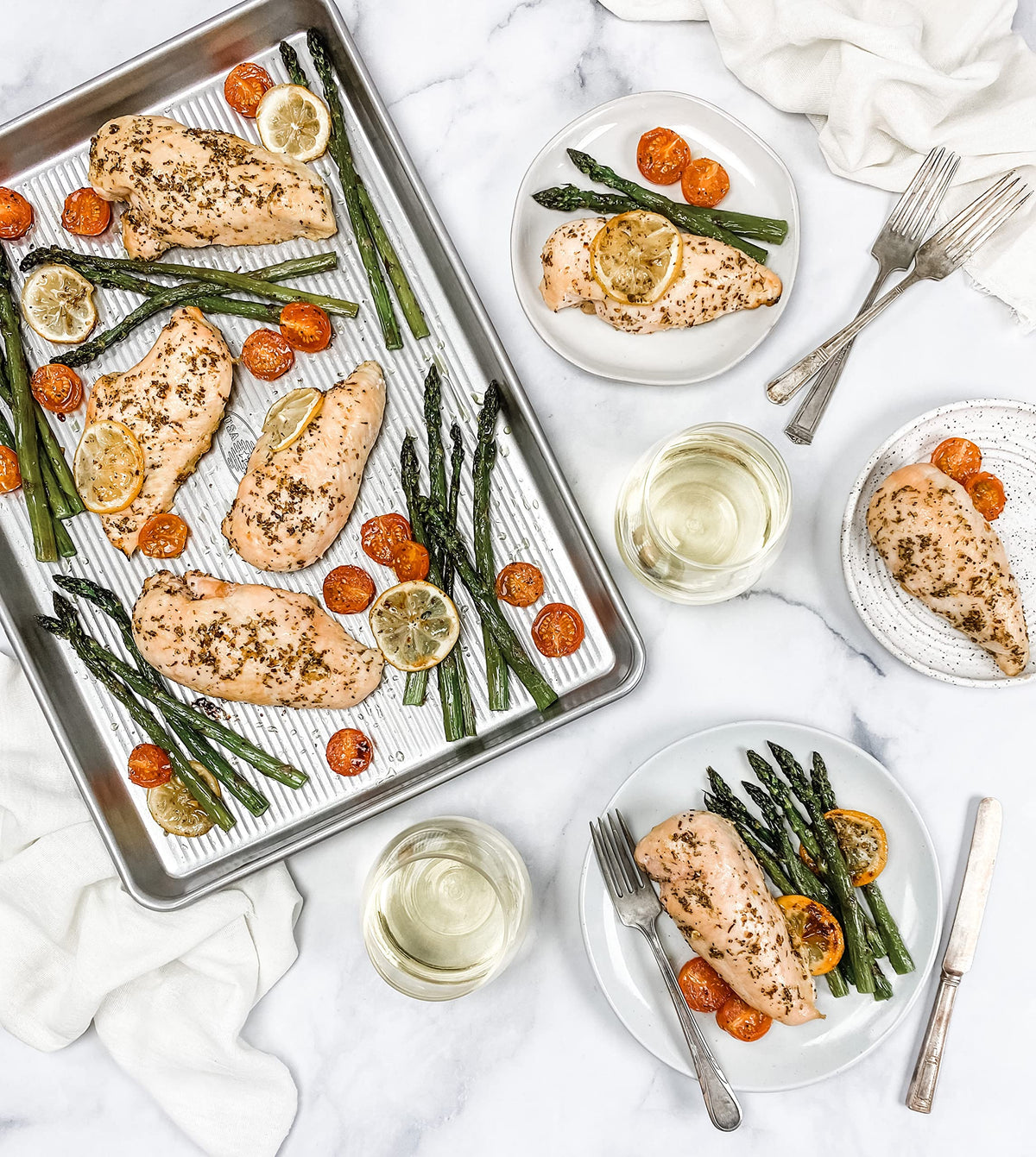USA Pan half sheet pan rim wire adds warp resistance and durability