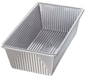 USA Pan loaf pan showing 1.5 lb capacity ideal for large loaves.