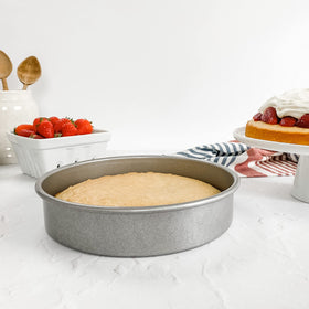 Made in the USA, 9-inch round cake pan by USA Pan.