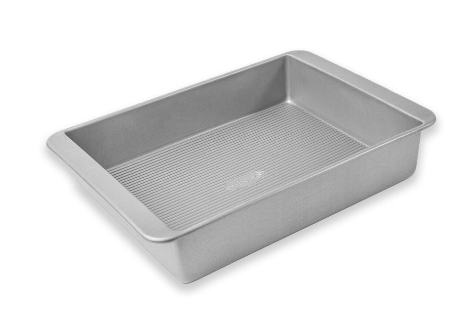 USA Pan nonstick lasagna pan 16x10 overview highlighting even baking and easy release