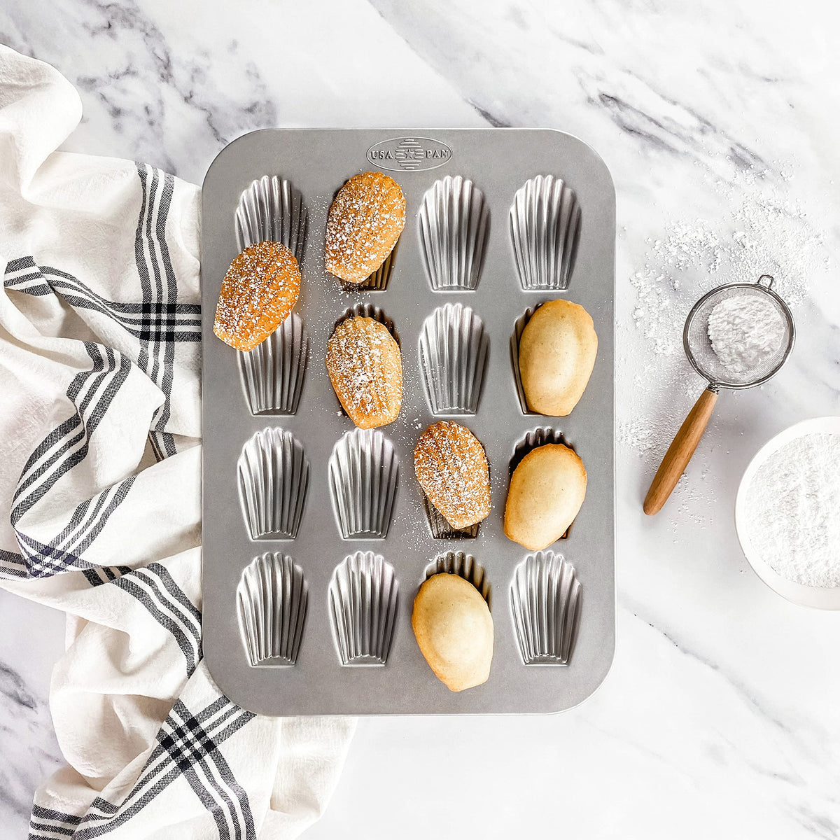 Oven safe up to 450°F for versatile baking in home kitchens.