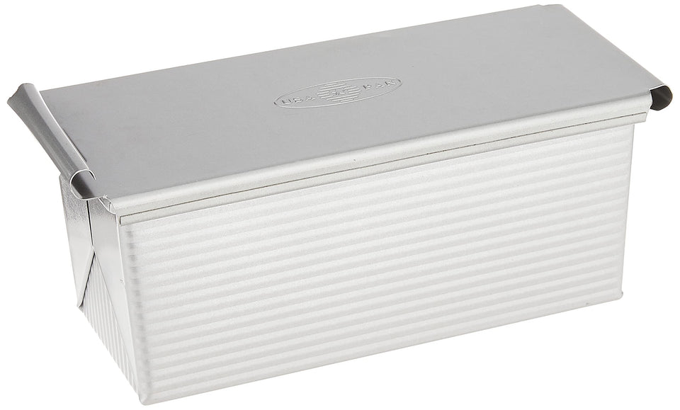 USA Pan Pullman loaf pan with cover, 9x4, for uniform square loaves and neat slices.