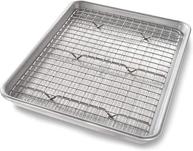 USA Pan quarter-sheet pan bakeware for even baking and easy release.
