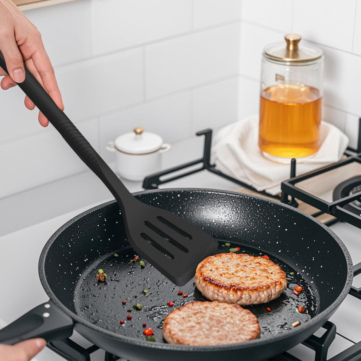 USECANO large silicone spatula spreads sauces and scrapes cleanly