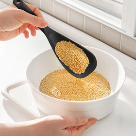 USECANO spoonula blends batter smoothly while scraping bowls clean