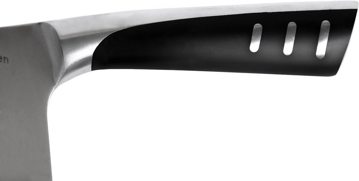 Bright, easy-to-clean blade resists staining and keeps a sharp edge
