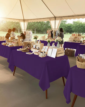 Utopia Kitchen versatile table cloth complements modern and classic decors.