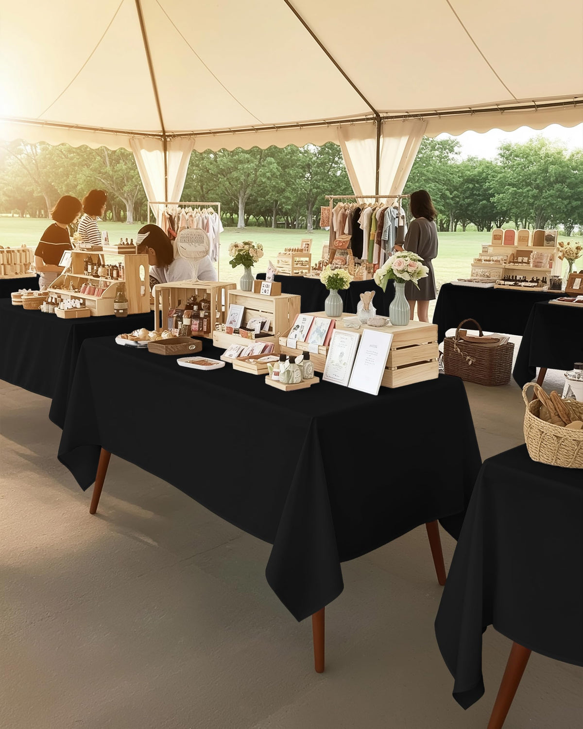 Outdoor picnic setup featuring Utopia Kitchen black rectangle cloth.