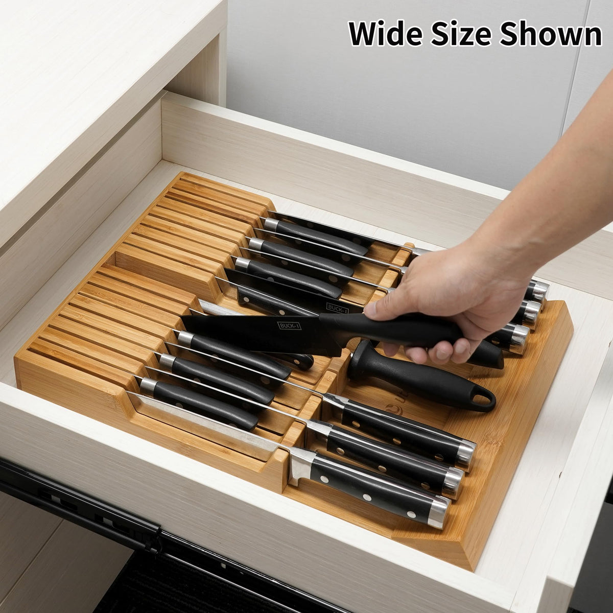 Utoplike eight-steak-knife-slots provide dedicated space for longer blades.