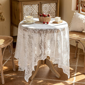 UWWGKK lace tablecloth close-up reveals detailed texture and craftsmanship.
