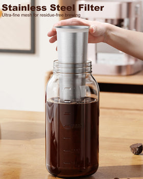 VA1KENE lid with airtight seal on cold brew pitcher keeps drinks fresh