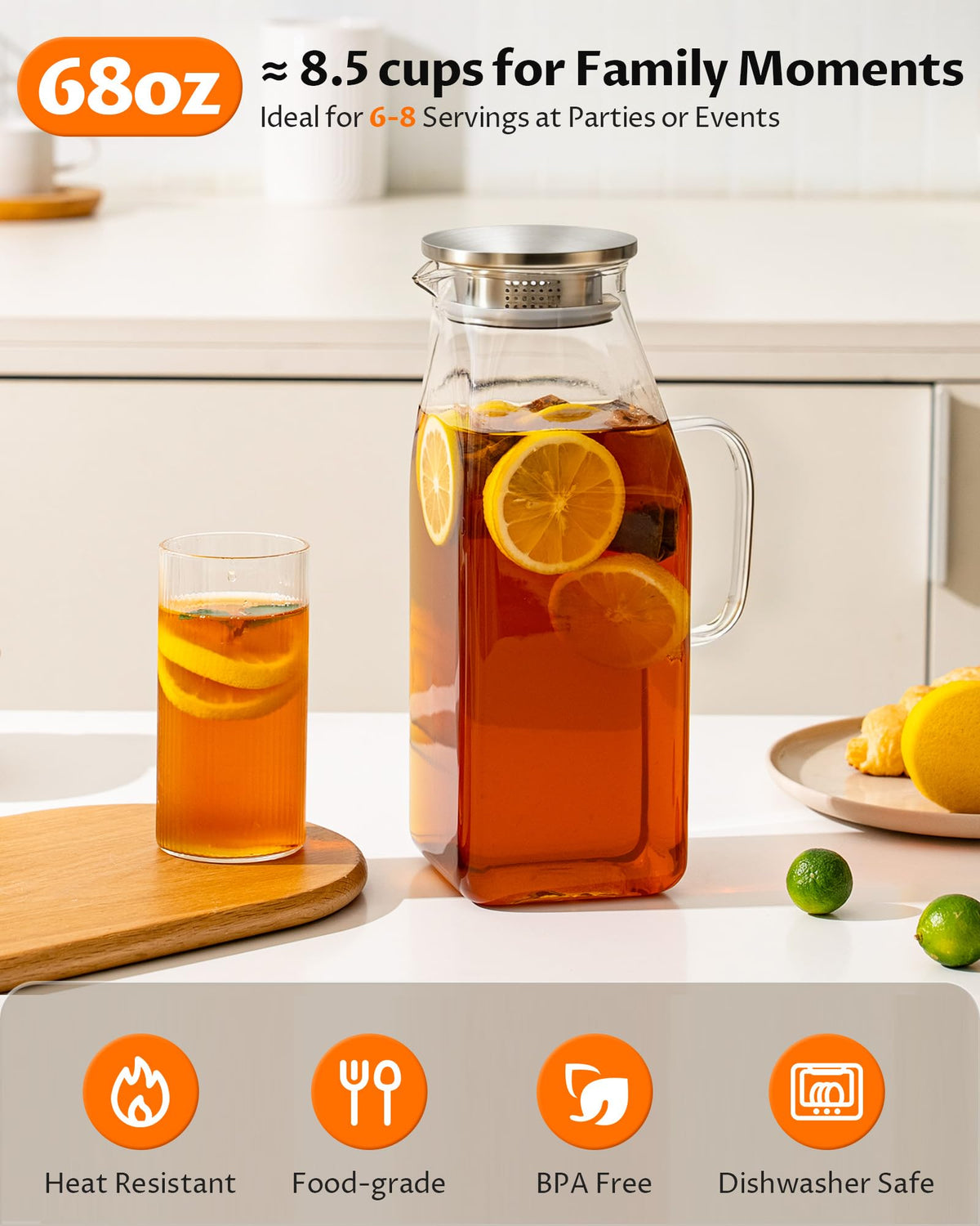 VA1KENE square glass pitcher with handle for steady pouring.