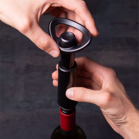 Vacu Vin Concerto wine preserver set provides a complete preservation solution.
