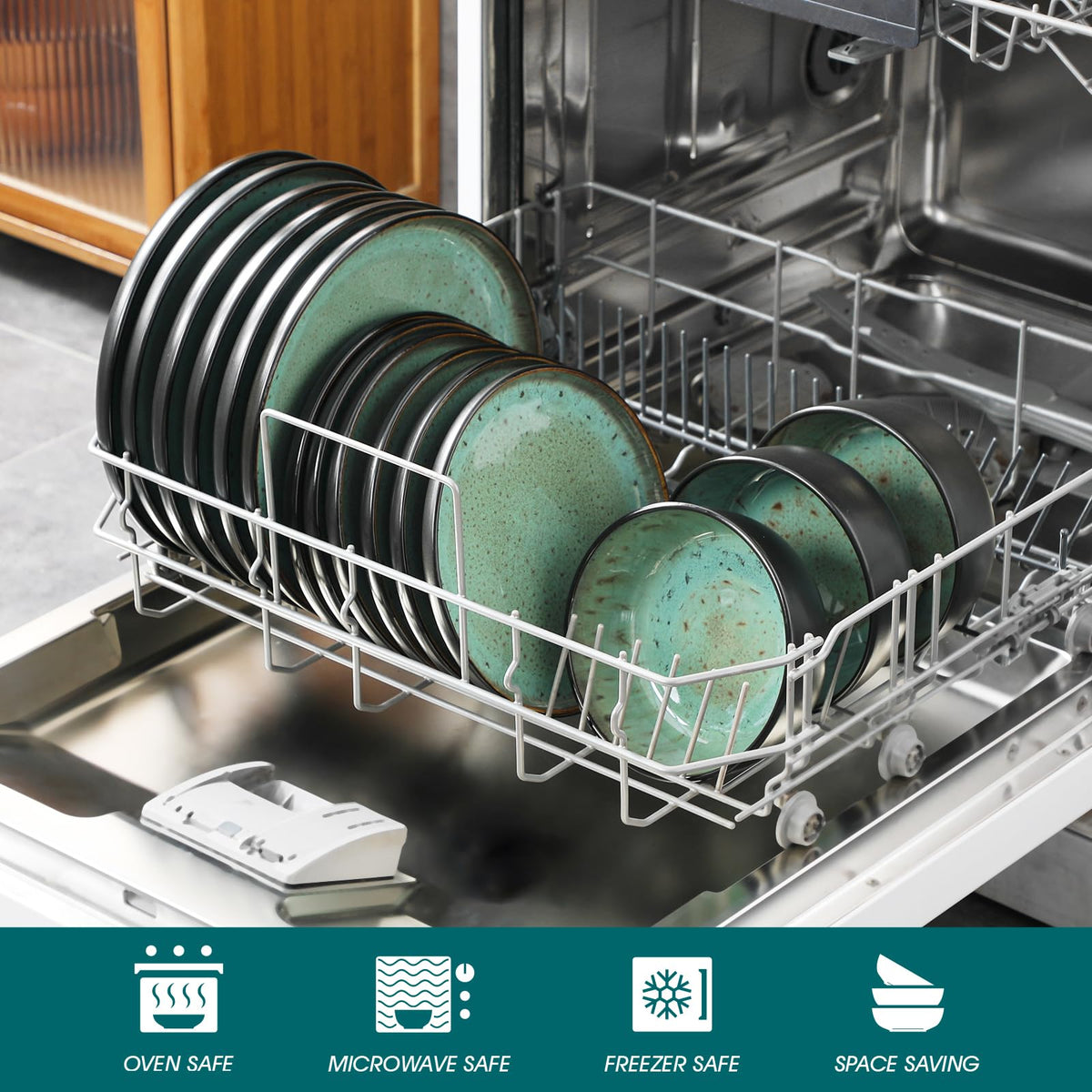 Vancasso AMBER turf green plate close-up with scratch-resistant glaze.