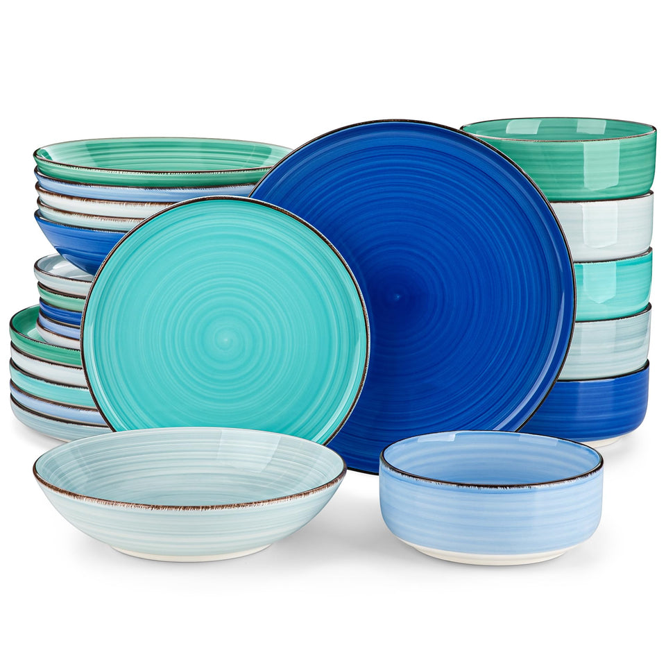 Vancasso Bonita dinner plates show vibrant color for entertaining meals.