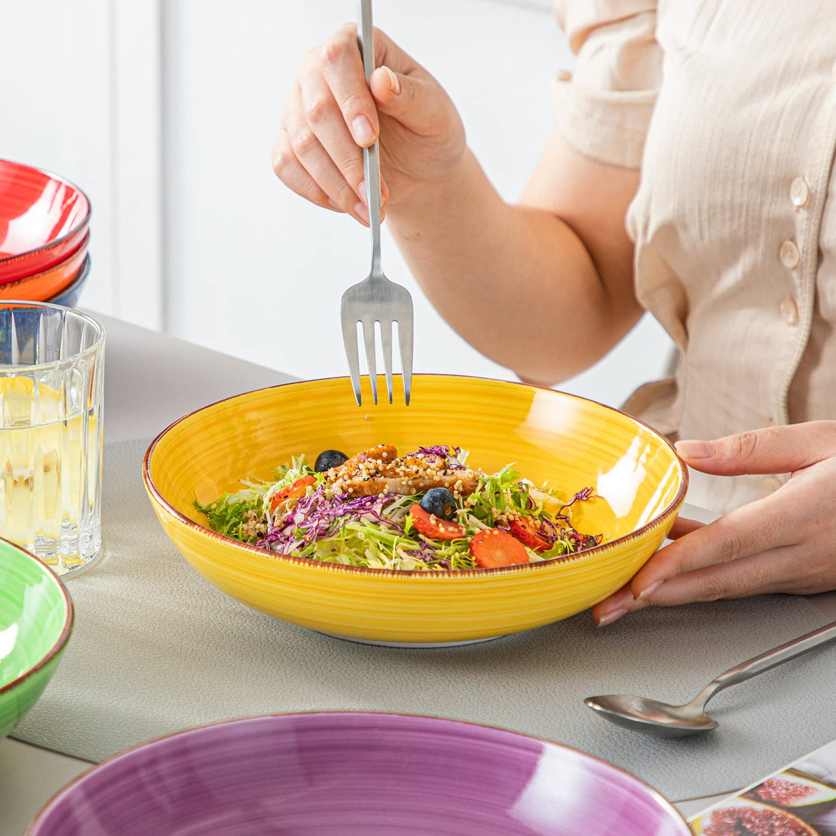 Vancasso Bonita dishwasher-safe bowls for easy cleanup.