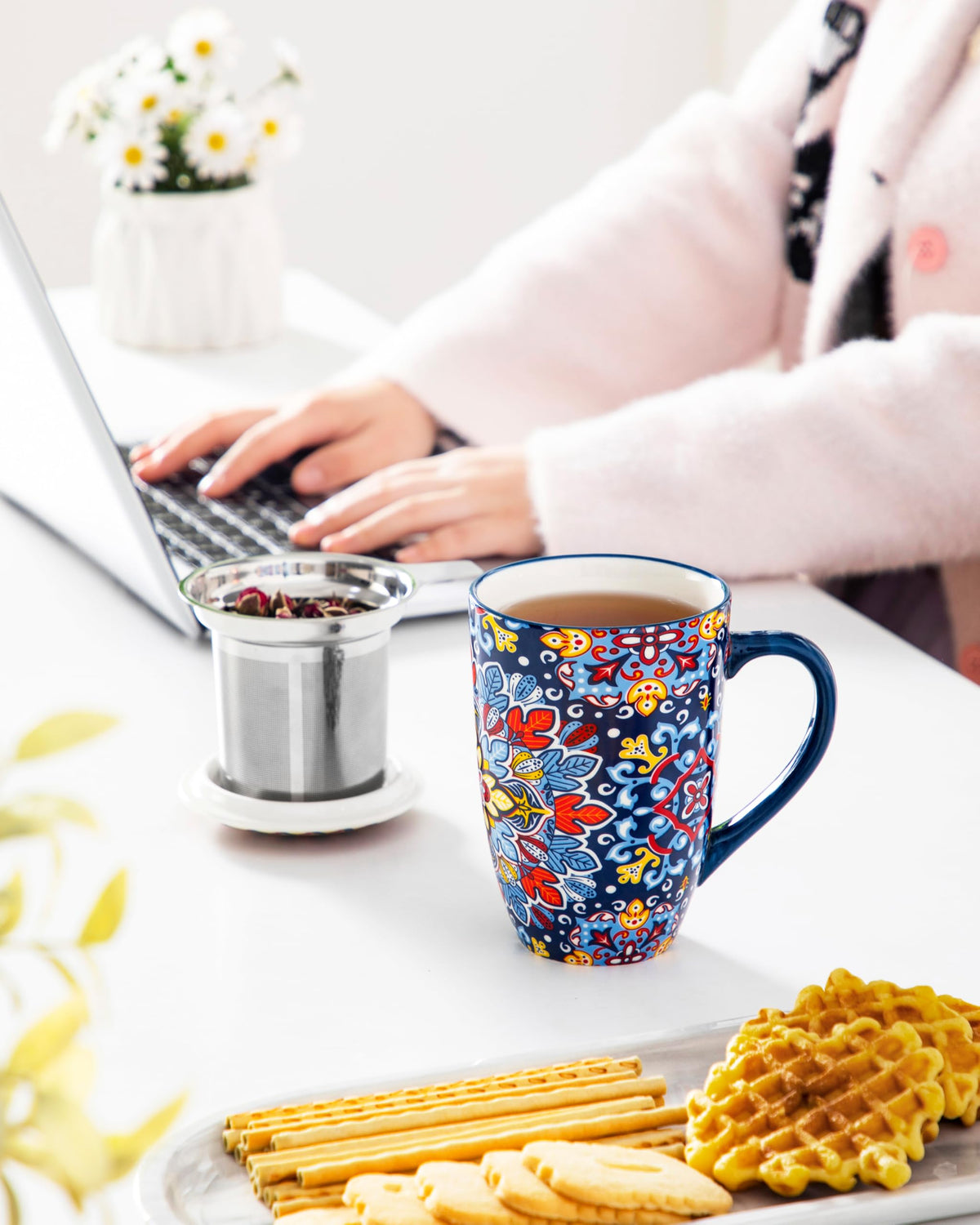 Gift-ready packaging idea for tea lovers on special occasions.