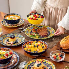 Vancasso KRVI hand-molded texture highlights artisanal charm for daily dining.