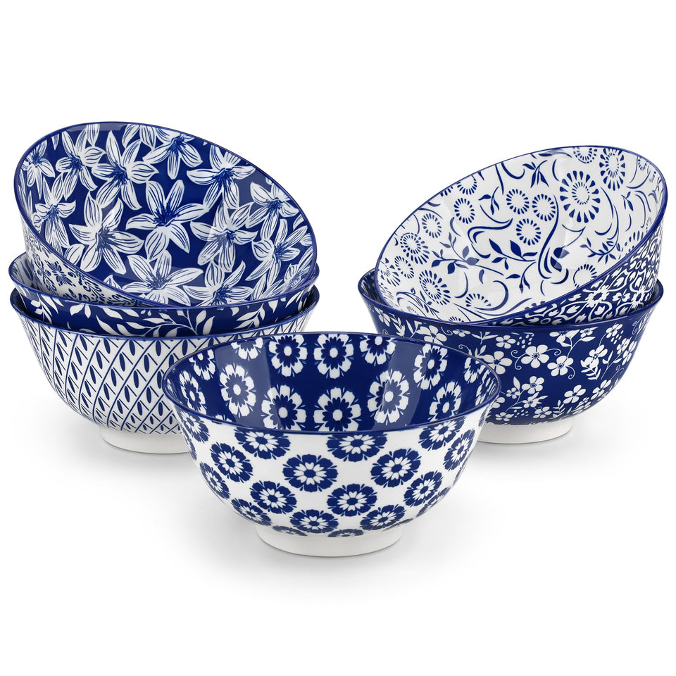 Vancasso Selene blue-white floral bowls set enhances dining aesthetics.