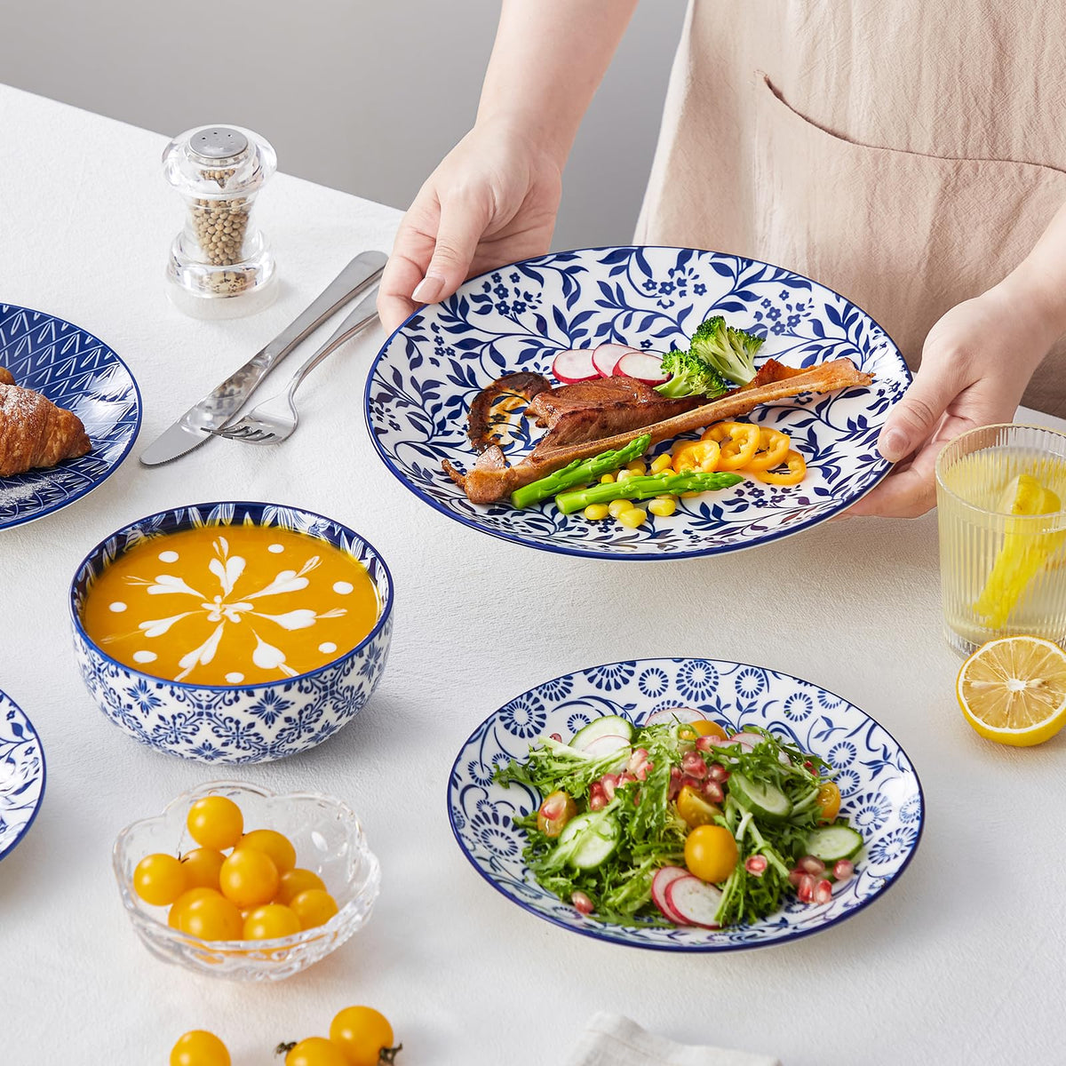 Vancasso Selene closeup floral design plates featuring floral accents