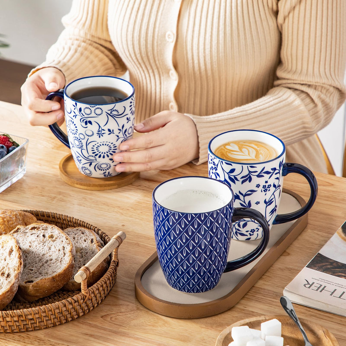 Vancasso Selene blue floral mugs for cozy coffee breaks.