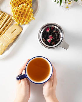 Vancasso Selene floral design tea mug adds elegance