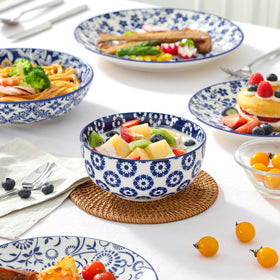 Vancasso Selene floral patterns enhance table settings.