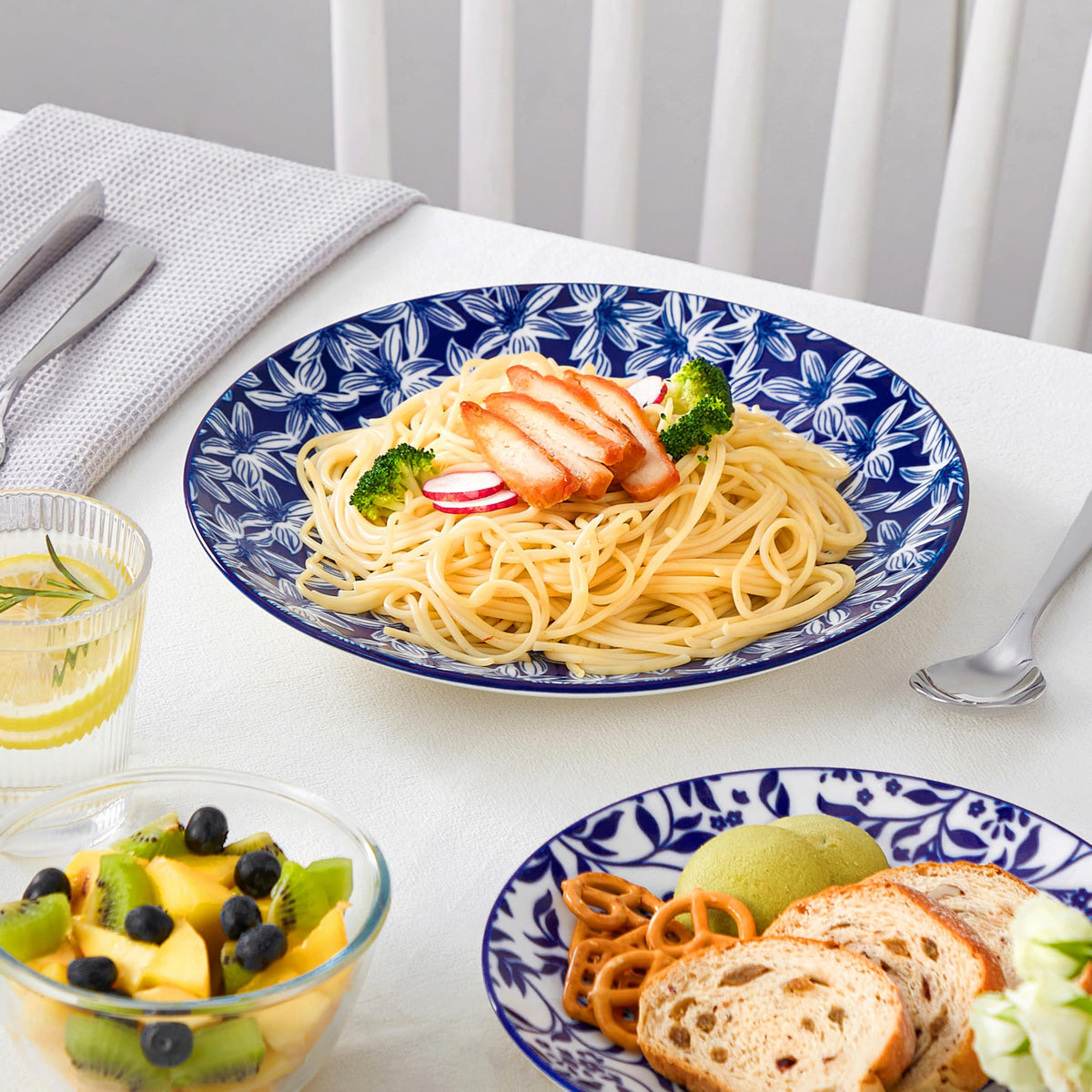 Vancasso Selene microwave safe plate for quick reheating meals