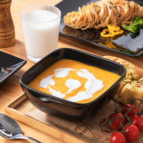 Vancasso Soho dishwasher-safe plates and bowls for easy cleanup.
