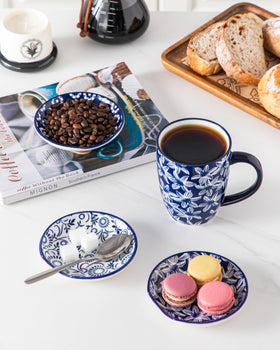 Vancasso spoon rest with stable base prevents sliding on slick surfaces.