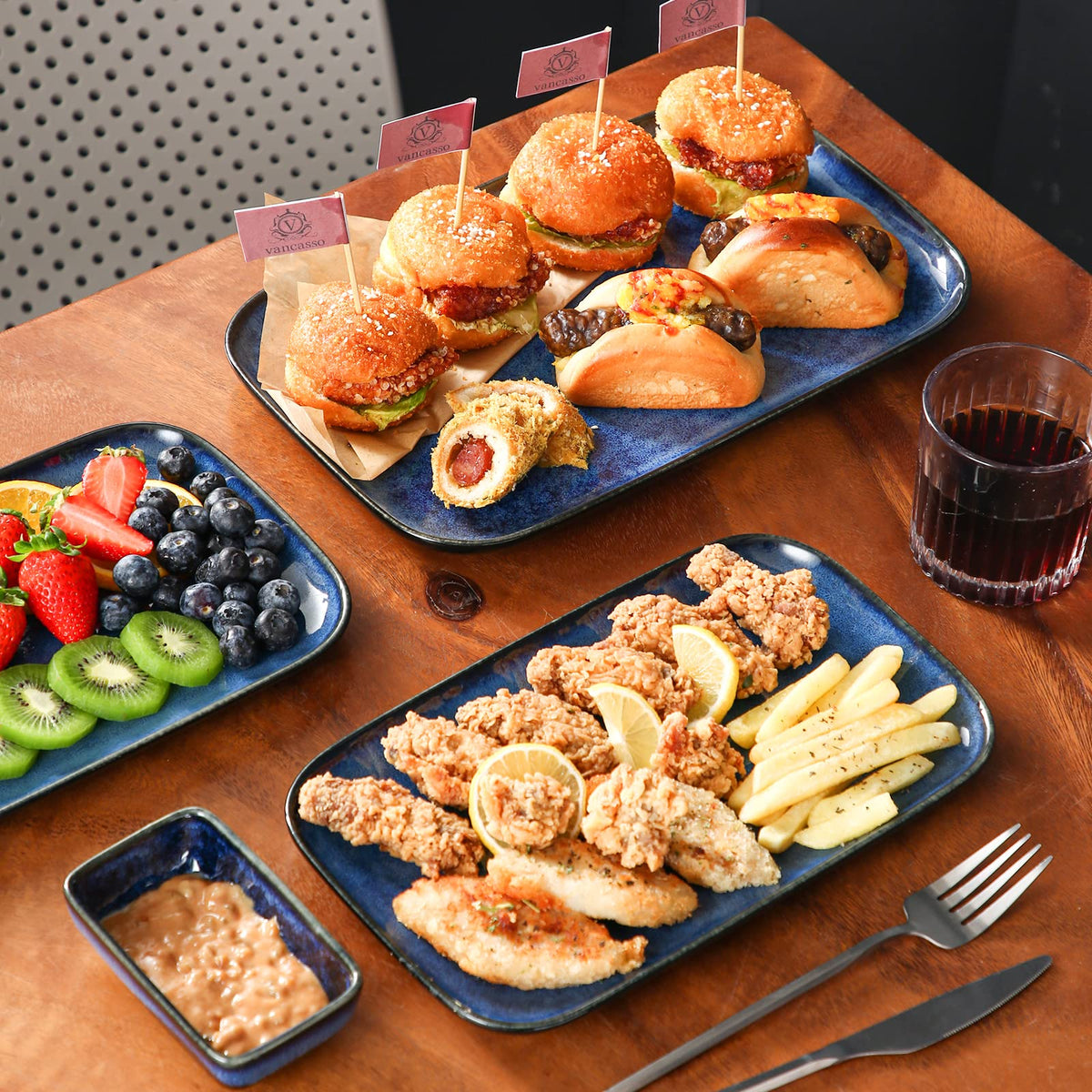 Vancasso Stern rim detail emphasizes edge for spill-free serving.