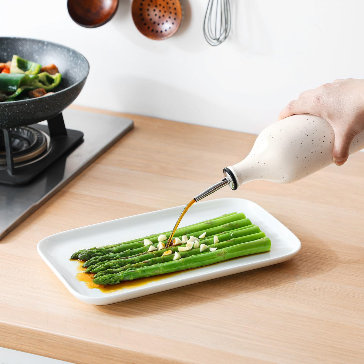 Vancasso versatile ceramic dispenser for oil, vinegar and dressings