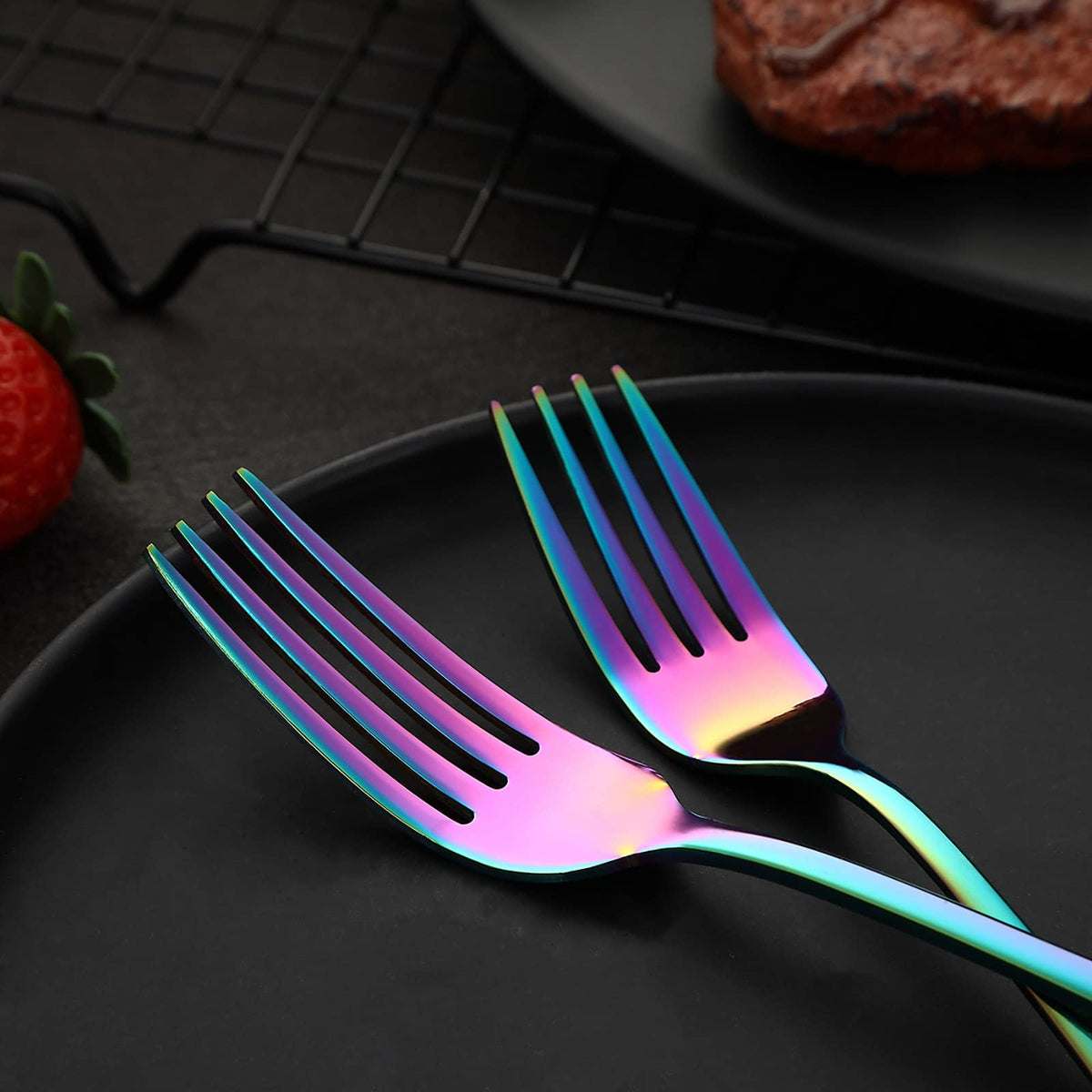 VANDBAO Rainbow flatware with mirror-polish finish adds a premium look to any dinner.