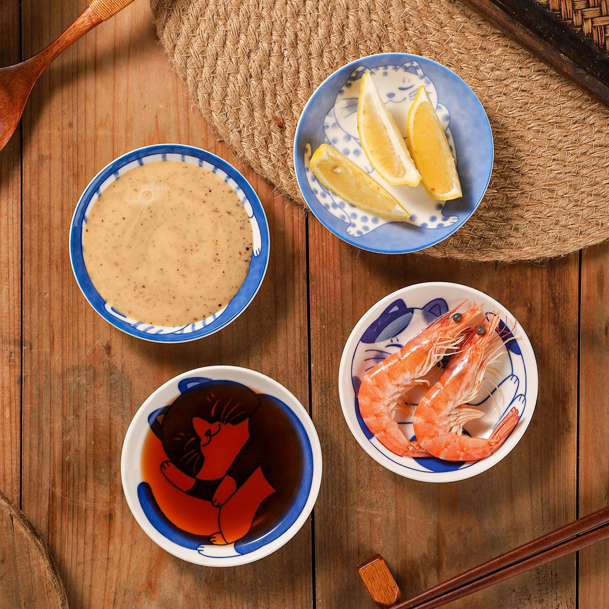 VanEnjoy microwave-safe ceramic plates provide practical serving for small bites.