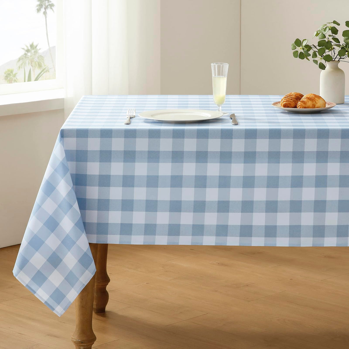 Veblandy waterproof checkered tablecloth in 60x102 rectangle for quick spill cleanup.