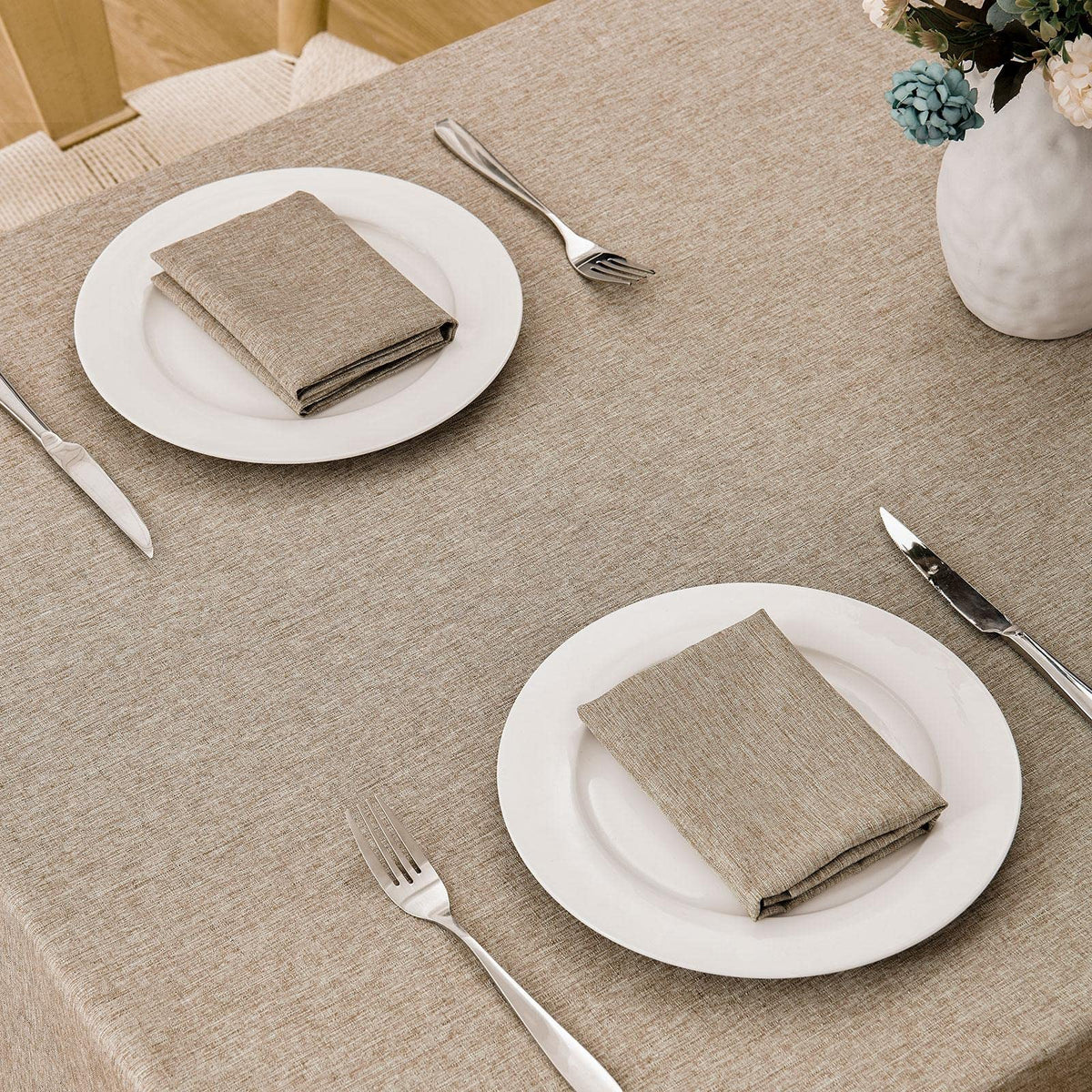 Veblandy tablecloth wrinkle-free finish enhances elegant dining without ironing.